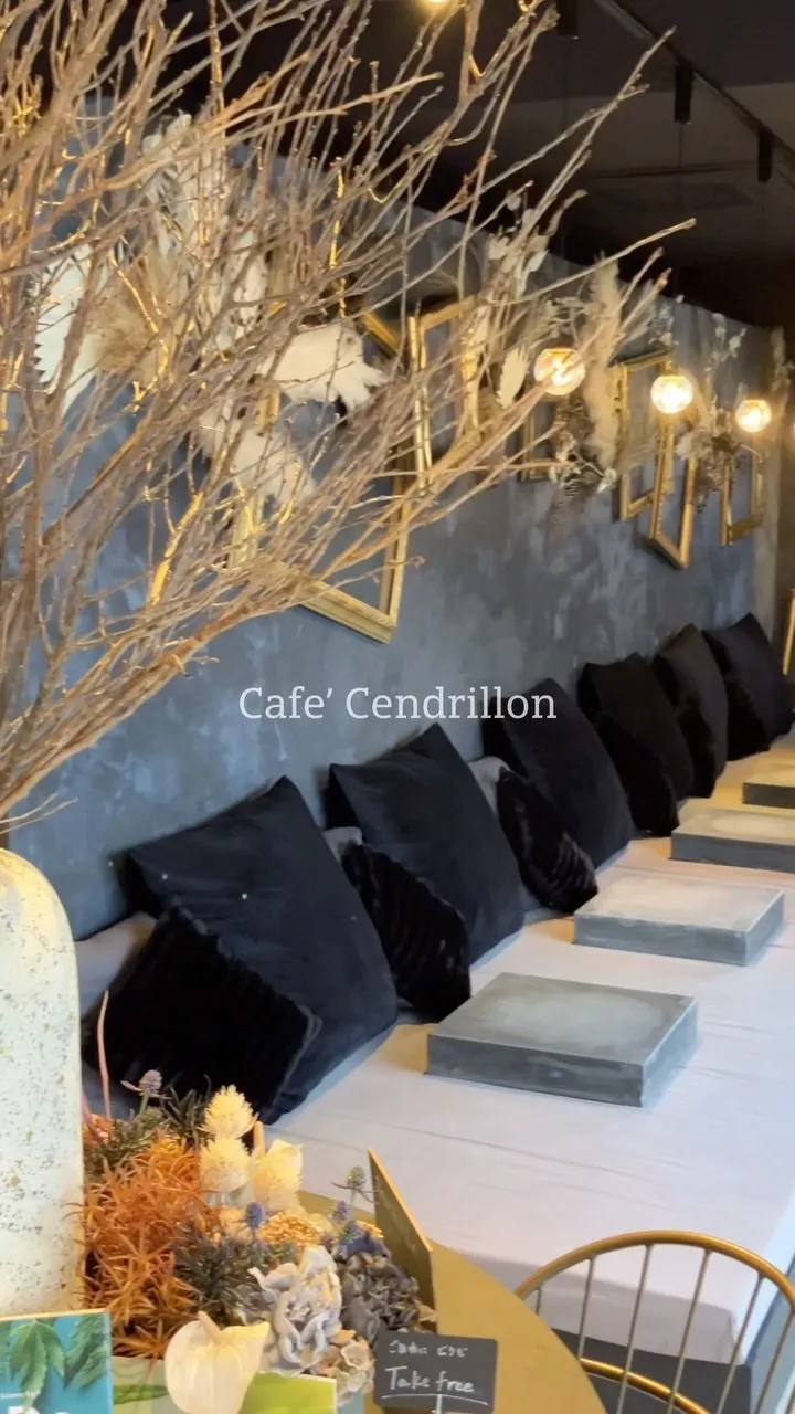 ⚫︎Cafe’ Cendrillon-Inside the ...